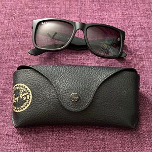 Ray-Ban Justin Classic Sunglasses in Black— Unisex